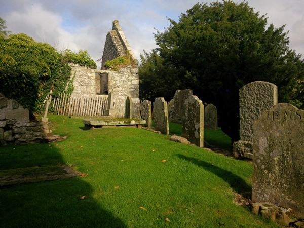 30 Creich churchyard